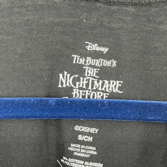 THE NIGHTMARE BEFORE CHRISTMAS WOMEN'S JACK SKELLINGTON SLEEP SHIRT - Picture 3 of 4